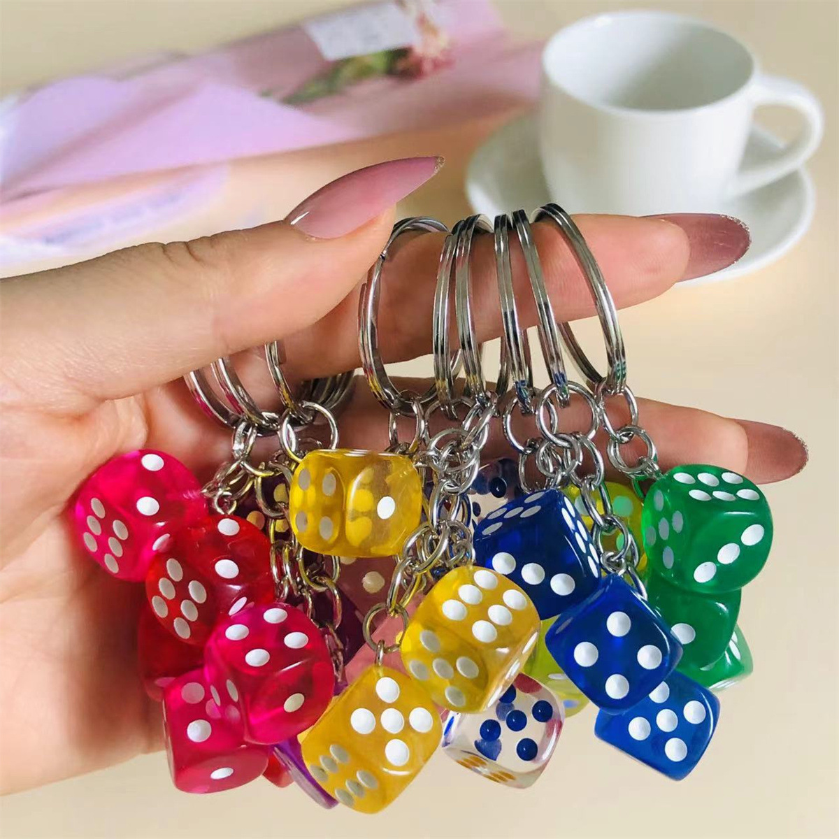 Cute 3D Dice Keychain Gaming R - Gaming Accessories Gifts For Men recension och pris